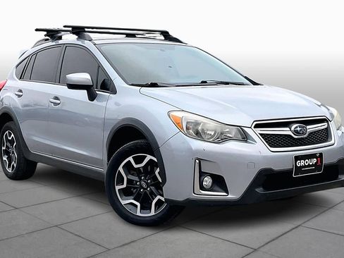 Used 2016 Subaru Crosstrek 2.0i Premium w/ Moonroof Package image 2