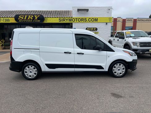 Used 2022 Ford Transit Connect XL image 2