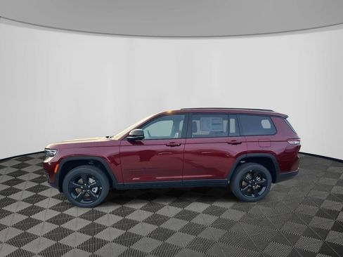 New 2025 Jeep Grand Cherokee L Altitude image 2