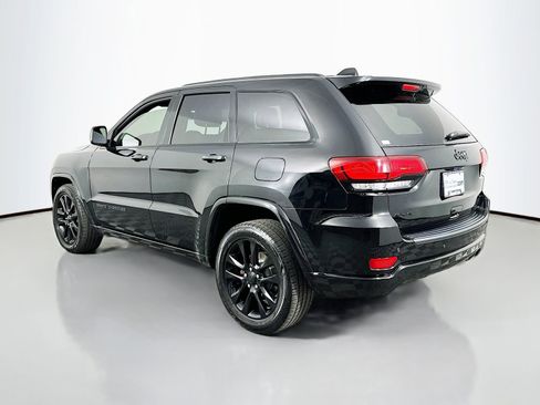 Used 2019 Jeep Grand Cherokee Altitude AWD/4WD image 5