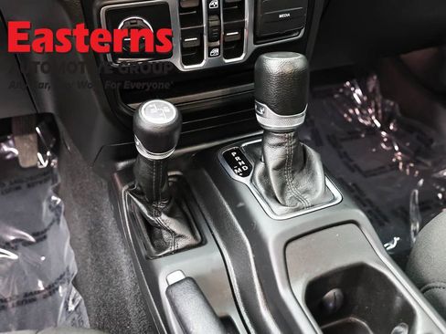 Used 2023 Jeep Wrangler Unlimited w/ Cold Weather Group AWD/4WD image 13