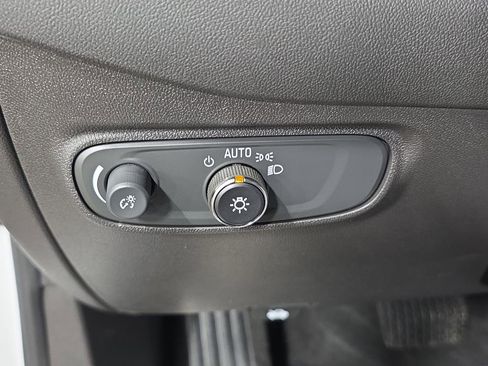 Used 2024 Chevrolet Equinox LT w/ LPO, Floor Liner Package FWD image 28