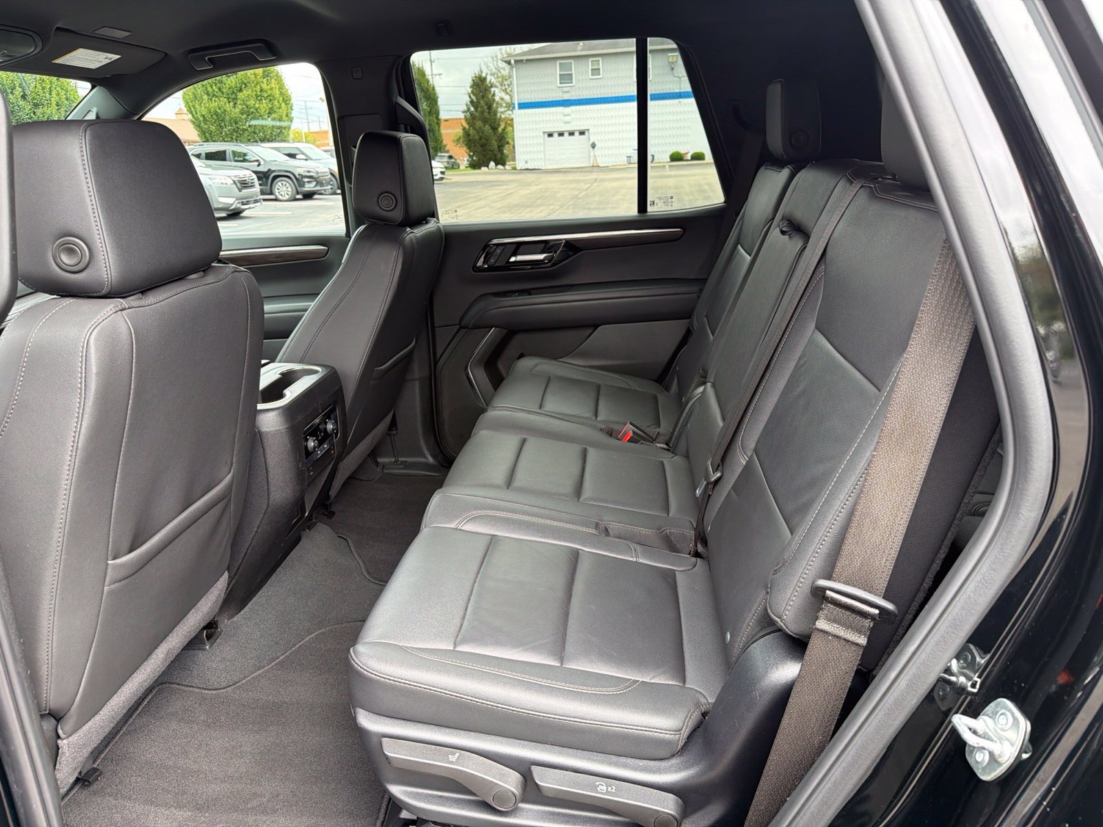 Used 2025 Chevrolet Tahoe LT AWD/4WD image 28