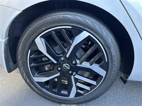 Used 2023 Nissan Versa SR w/ Trunk Package image 32