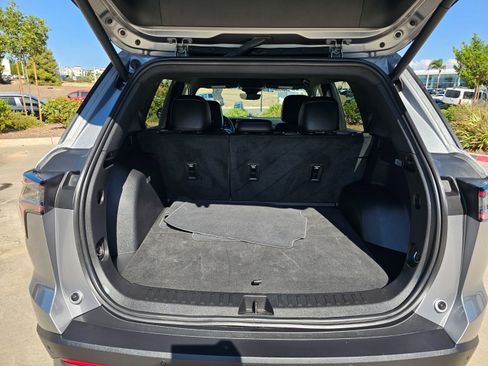 Used 2025 Chevrolet Equinox LT w/ Convenience Package II image 29