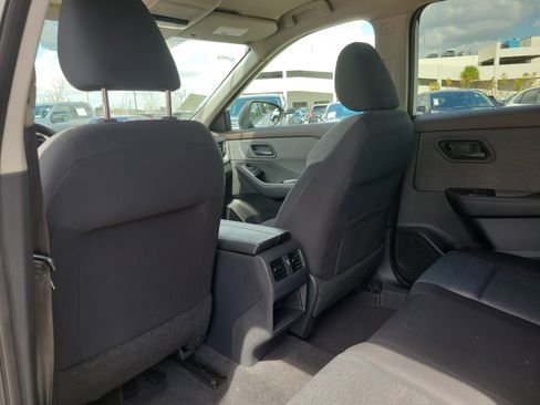 Used 2022 Nissan Rogue S image 13