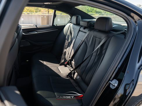 Used 2022 BMW 540i xDrive xDrive w/ M Sport Package image 13