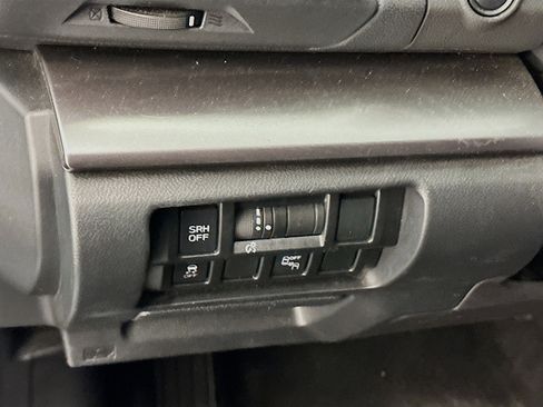 Used 2019 Subaru Crosstrek 2.0i Limited image 17