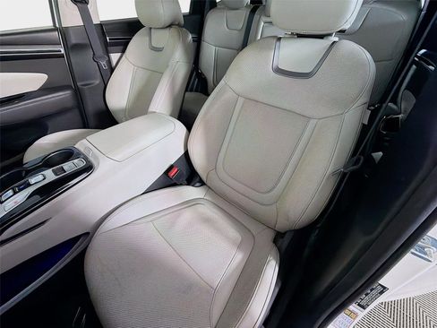 Certified 2023 Hyundai Tucson Limited FWD image 11