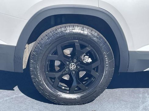 Certified 2026 Volkswagen Atlas Peak Edition AWD/4WD image 7