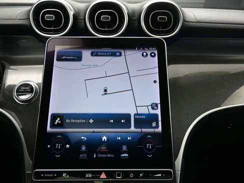 Used 2024 Mercedes-Benz GLC 300 4MATIC image 11