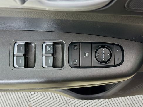 Used 2021 Kia Sportage LX FWD image 19