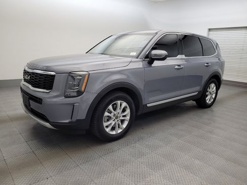 Used 2022 Kia Telluride LX AWD/4WD image 2