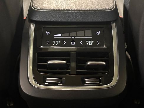 Used 2020 Volvo XC90 T6 Momentum AWD/4WD image 32