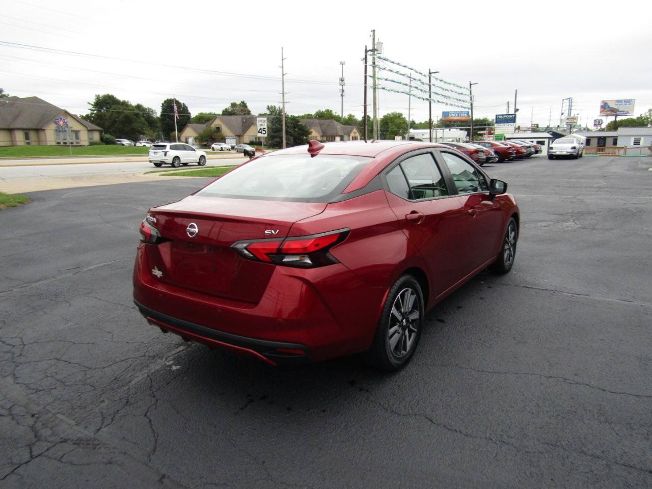 Used 2021 Nissan Versa SV FWD image 8