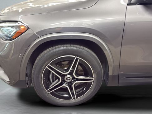 Certified 2025 Mercedes-Benz GLA 250 image 9