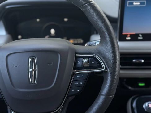 Used 2022 Lincoln Nautilus FWD w/ Premium Package image 24