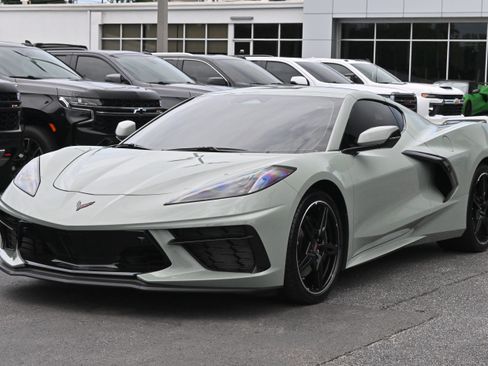 Used 2024 Chevrolet Corvette Stingray Premium Cpe w/ Z51 Performance Package RWD image 5