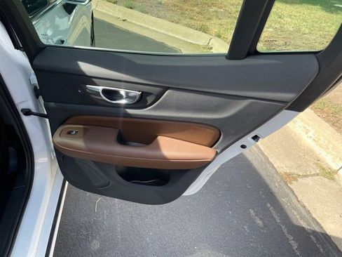 Used 2022 Volvo S60 T8 Inscription w/ Advanced Package image 20