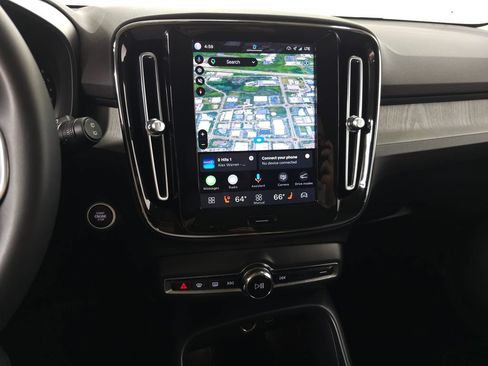 Certified 2024 Volvo XC40 B5 Core AWD/4WD image 22