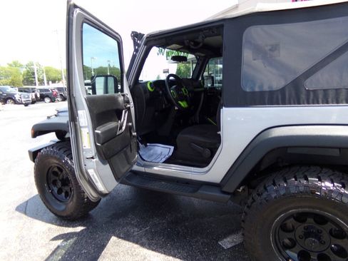 Used 2014 Jeep Wrangler Sport AWD/4WD image 17