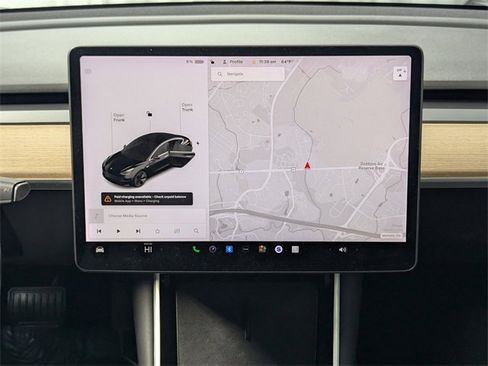 Used 2019 Tesla Model 3 Standard Range image 11