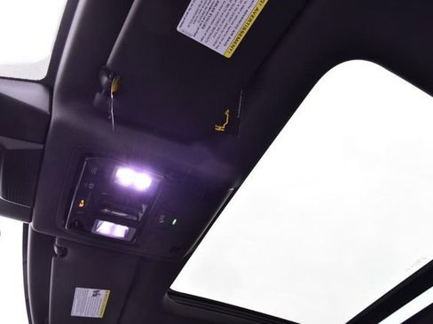 New 2026 Volkswagen Tiguan SE R-Line image 21