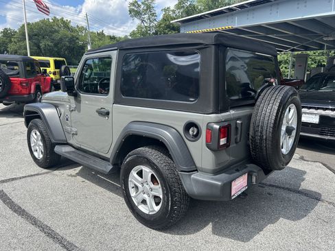 Used 2021 Jeep Wrangler Sport AWD/4WD image 9