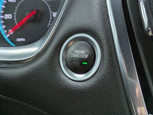 Used 2022 Chevrolet Traverse LT AWD/4WD image 27