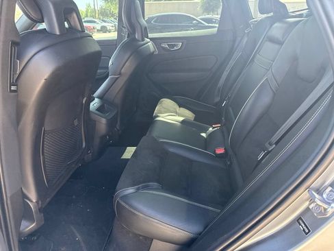 Used 2018 Volvo XC60 T6 R-Design w/ Convenience Package AWD/4WD image 11
