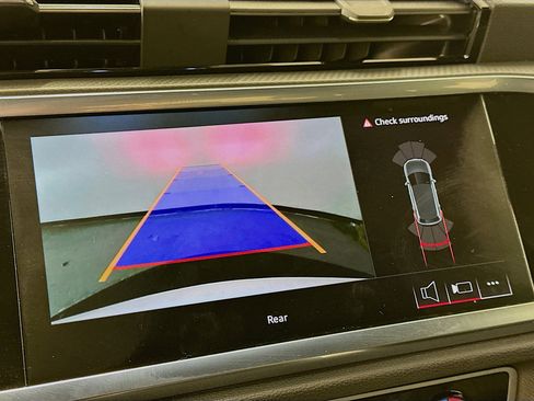 Used 2025 Audi Q3 2.0T Premium image 22