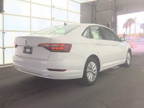 Used 2019 Volkswagen Jetta SE FWD image 4