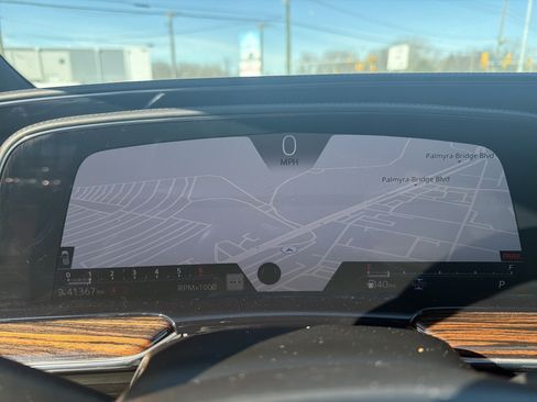 Certified 2021 Cadillac Escalade Premium Luxury w/ LPO, Illumination Package image 15