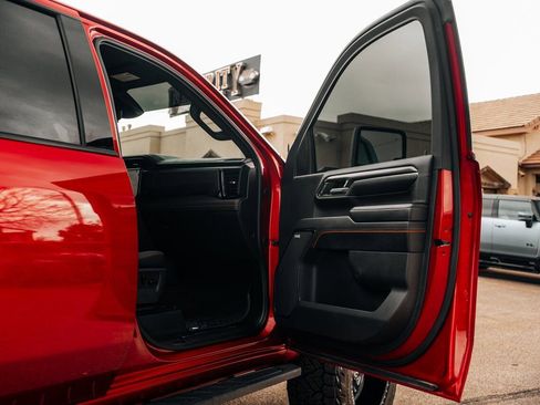 Used 2024 GMC Sierra 2500 AT4 w/ AT4 Premium Plus Package AWD/4WD image 54