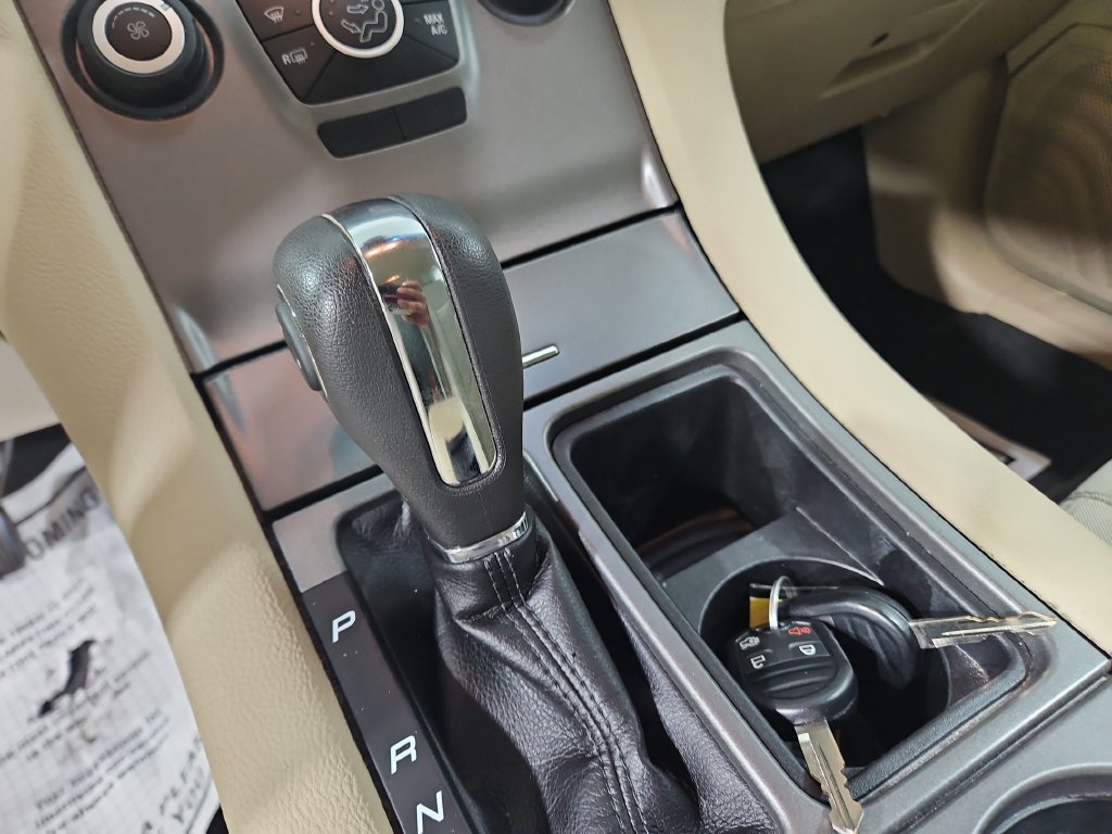 Used 2018 Ford Taurus SE FWD image 23
