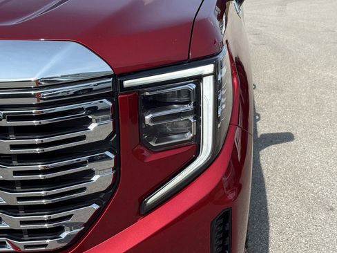 Used 2023 GMC Sierra 1500 Denali w/ Technology Package AWD/4WD image 12