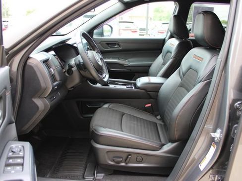 Used 2023 Nissan Pathfinder Rock Creek AWD/4WD image 11