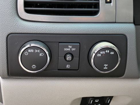 Used 2012 Chevrolet Suburban LT AWD/4WD image 21