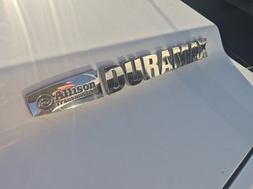 Used 2019 GMC Sierra 2500 SLT w/ Duramax Plus Package AWD/4WD image 12