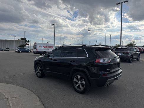 Used 2019 Jeep Cherokee Limited w/ Trailer Tow Group AWD/4WD image 3