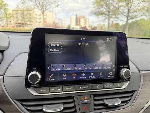 Used 2024 Nissan Altima 2.5 SV image 17