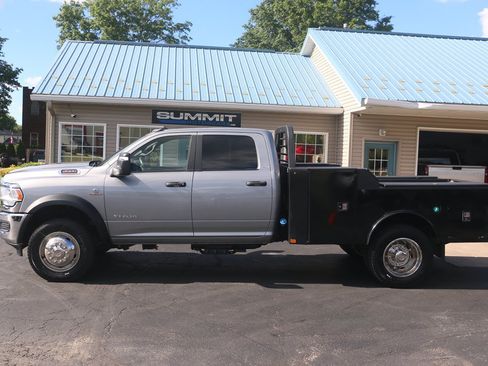 Used 2023 RAM 4500 SLT w/ Quick Order Package 2YG SLT AWD/4WD image 2