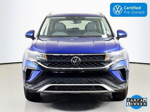 Used 2024 Volkswagen Taos SE image 2