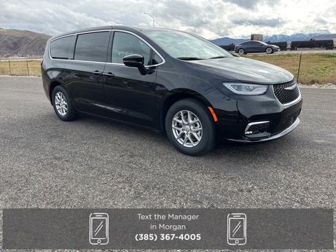 New 2026 Chrysler Pacifica Select image 1