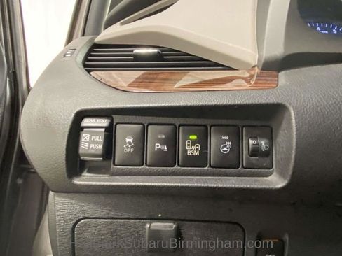 Used 2015 Toyota Sienna L image 22