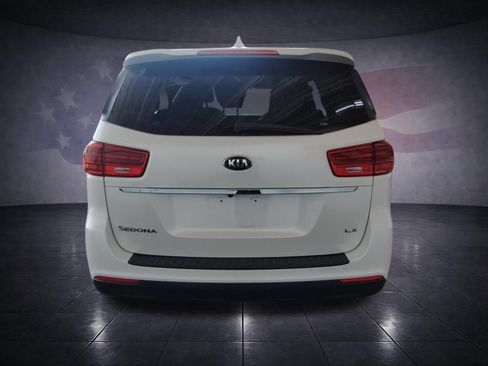 Used 2019 Kia Sedona LX FWD image 4