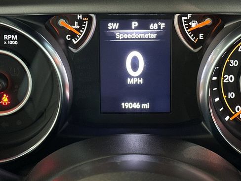 Used 2023 Jeep Wrangler Sport AWD/4WD image 25