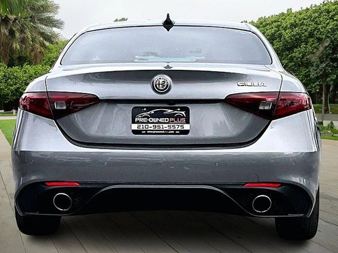 Used 2018 Alfa Romeo Giulia Ti Sport w/ Quick Order Package 22U Sport image 4