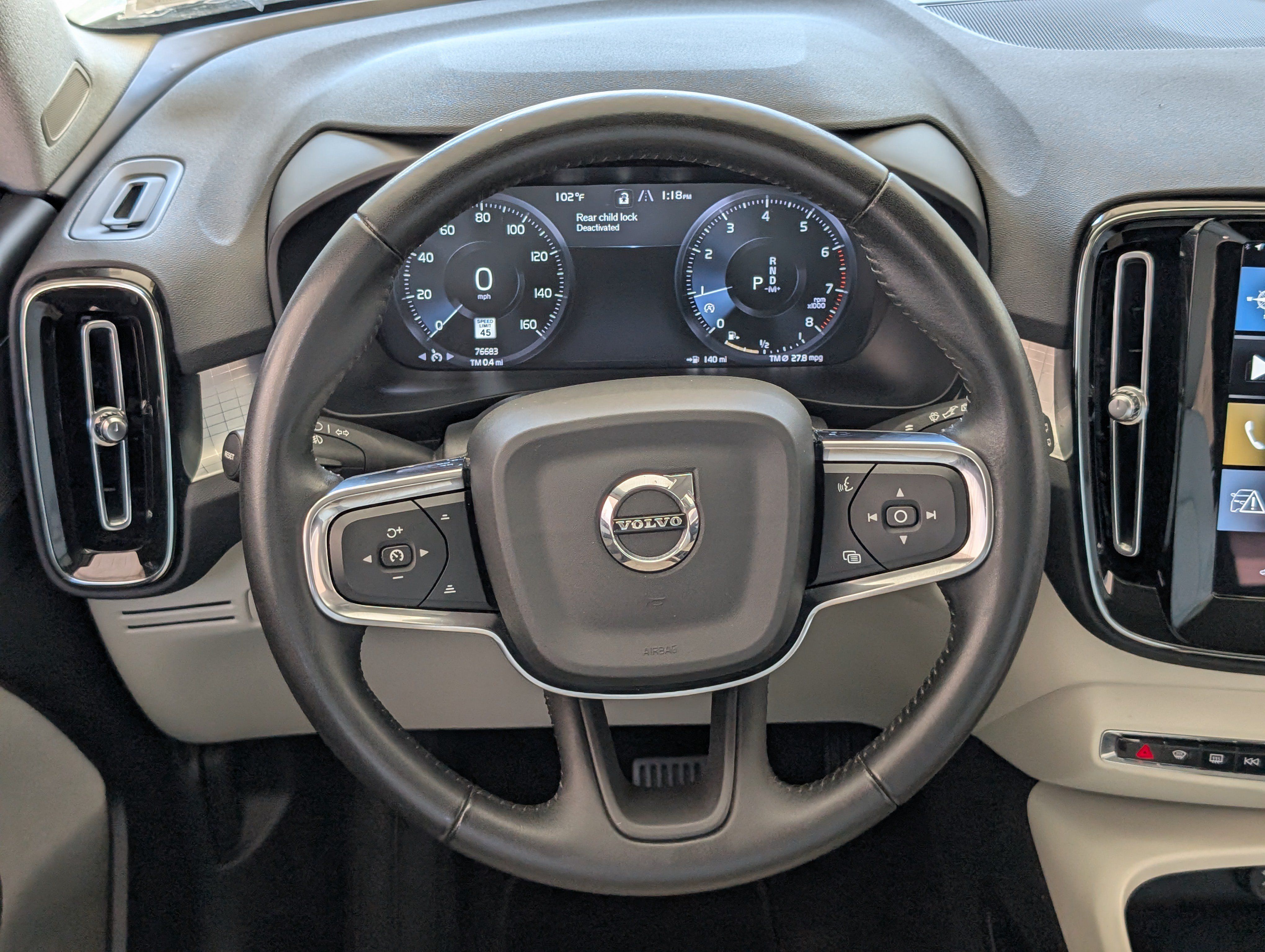 Used 2021 Volvo XC40 T4 Momentum FWD image 24