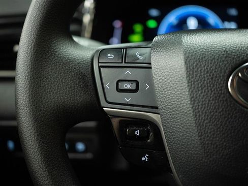 Used 2025 Toyota Camry LE image 26